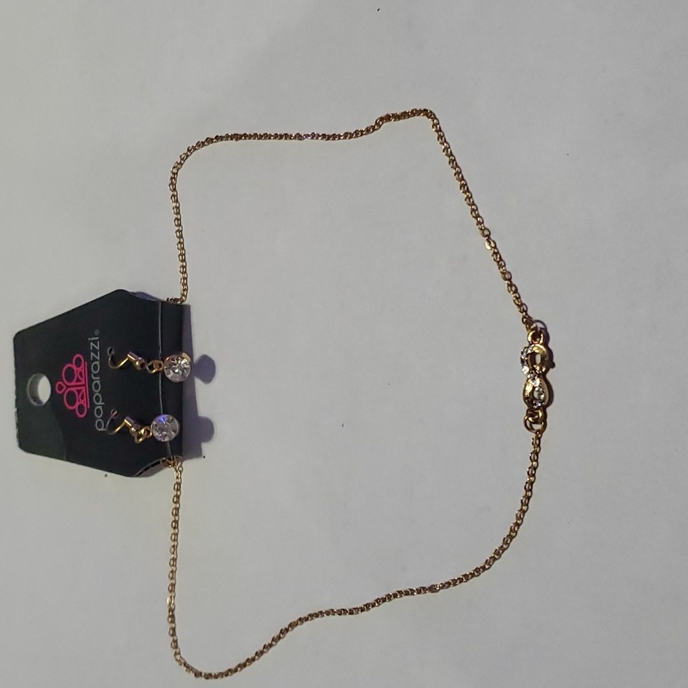 Paparazzi infinity necklace and earrings set
